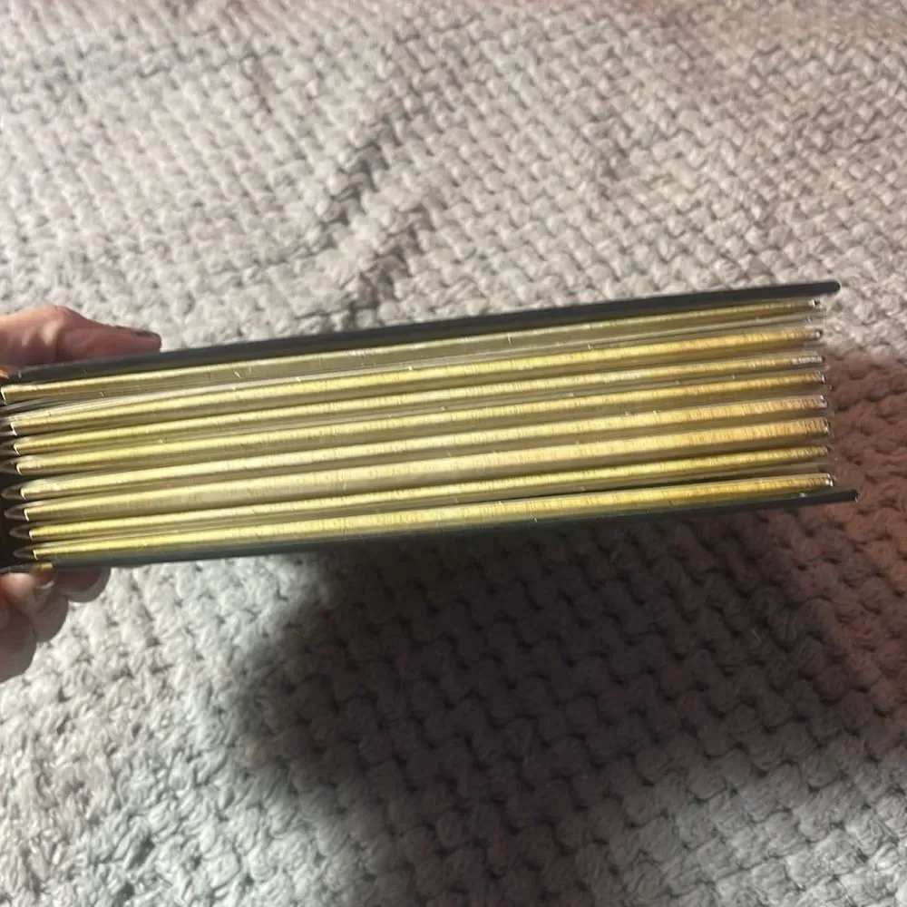 Safari a photicular  book created by Dan Canaan